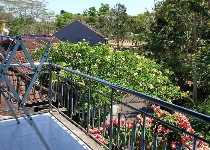 Karma Backpacker House *