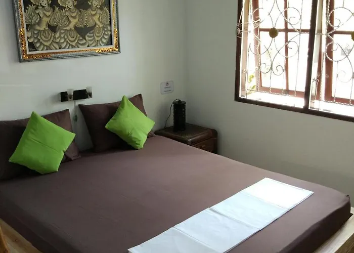 Karma Backpacker House *